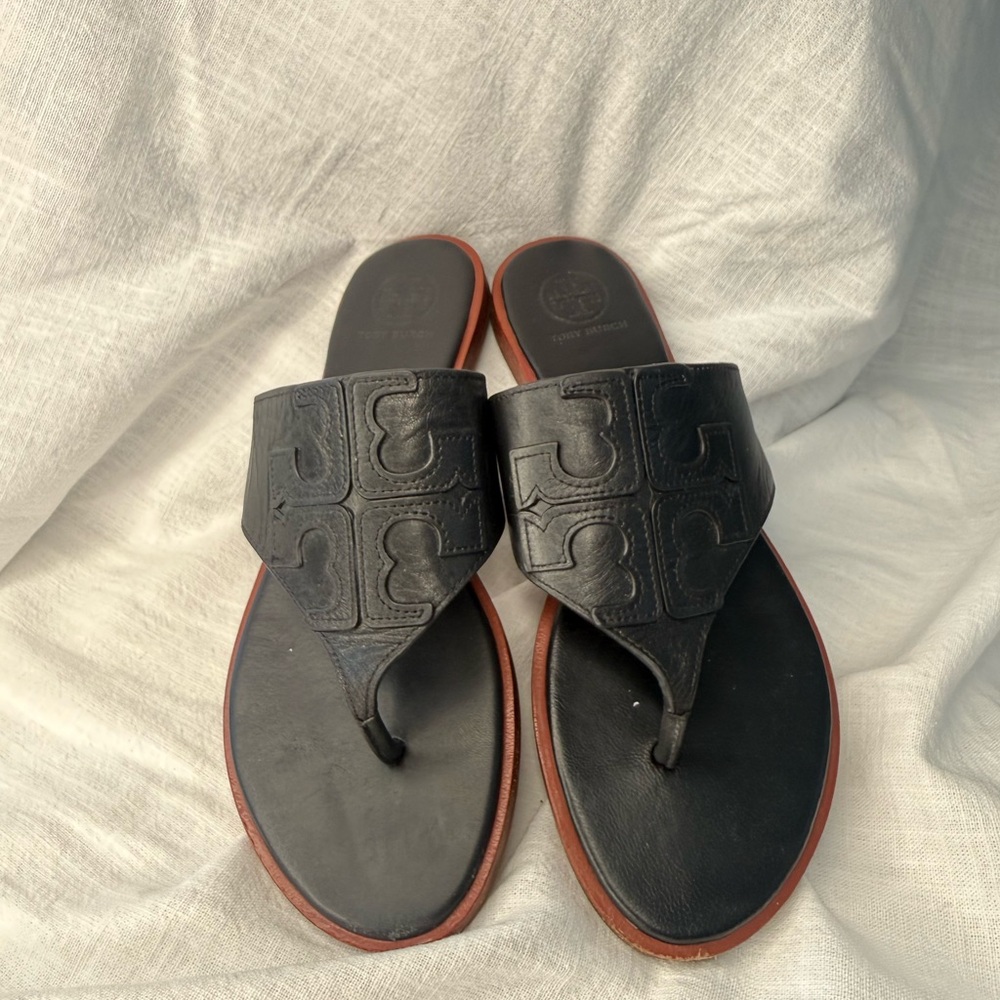 Black Leather Tory Burch Logo Thong Sandals